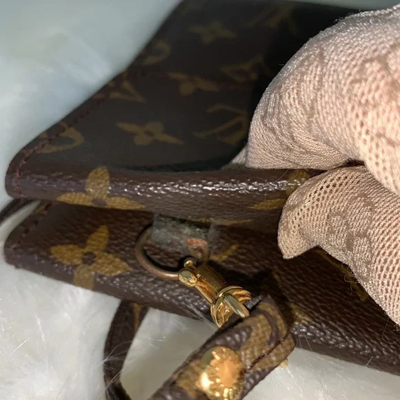 225 Pre Owned Authentic Vintage Louis Vuitton Monogram Crossbody Bag - Picture 15 of 15